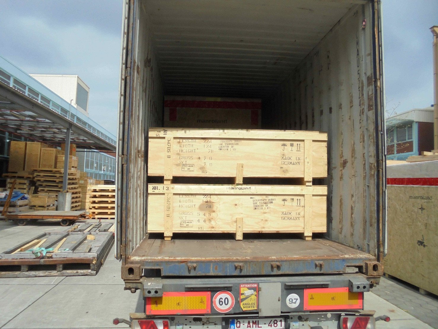 Efficient FCL and LCL shipping with one steady contact. Bentri manages planning, packing, customs and documentation with clear communication.