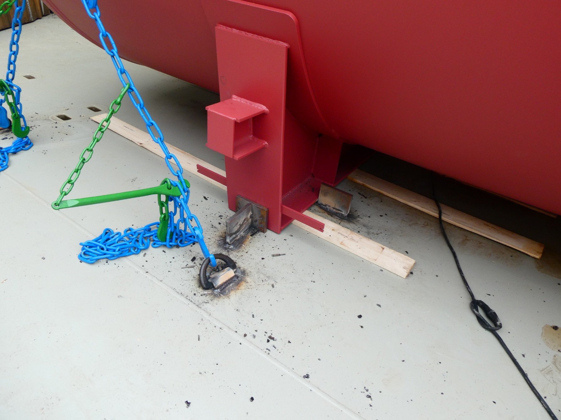 For oversized, heavy lift and breakbulk cargo, Bentri coordinates permits, documentation and handling with trusted partners and tracked milestones.