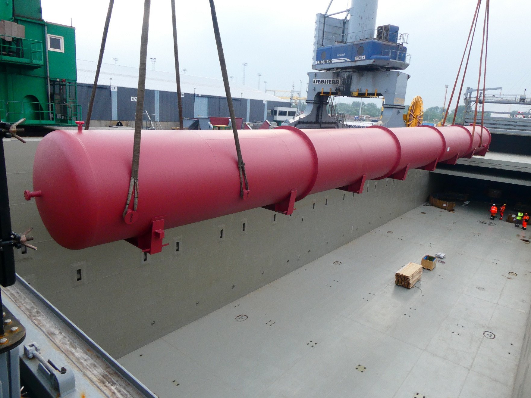 For oversized, heavy lift and breakbulk cargo, Bentri coordinates permits, documentation and handling with trusted partners and tracked milestones.